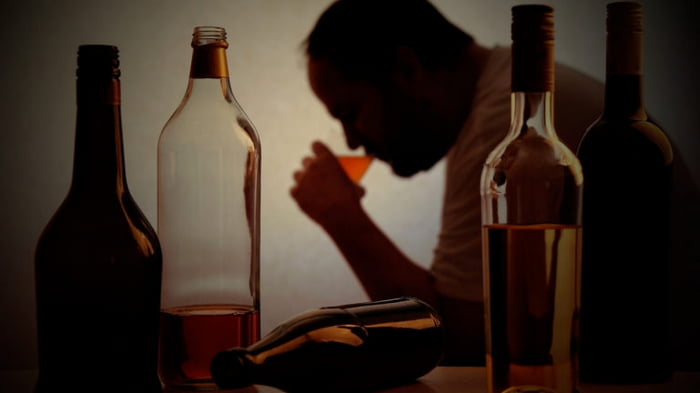 Что делать, если муж пьет каждый день? Советы психолога