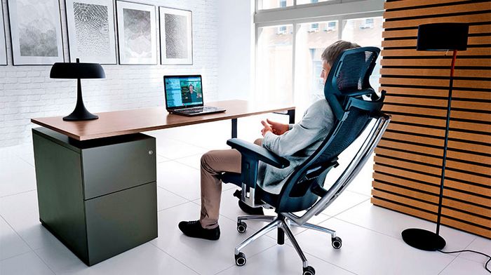 Офисные кресла: достоинства и особенности