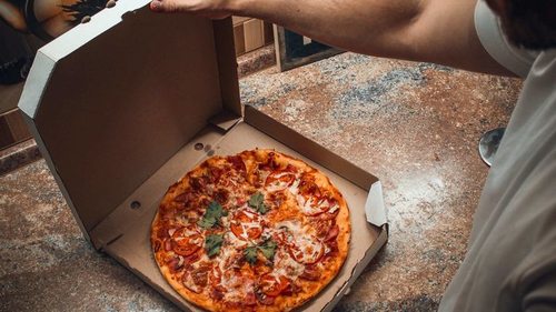 Выгодная и удобная доставка пиццы от Bella Mozzarella