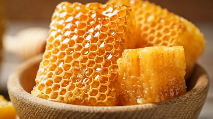 Мёд в сотах — польза и вред, а также лечение от 15+ недугов
