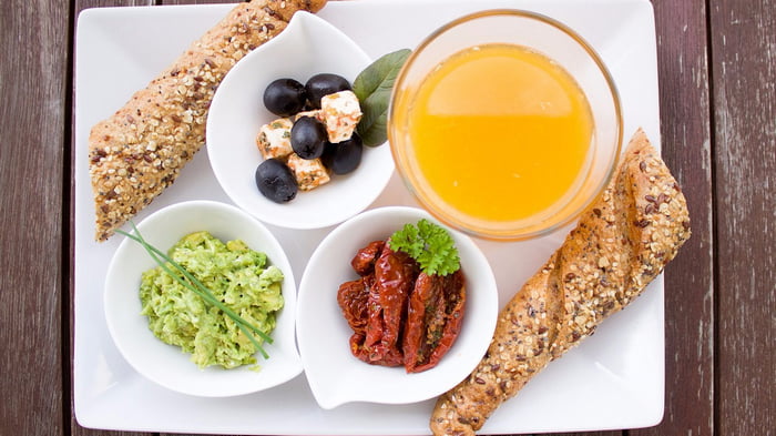 Какие продукты нельзя есть на завтрак: мнение диетолога о популярных запретах