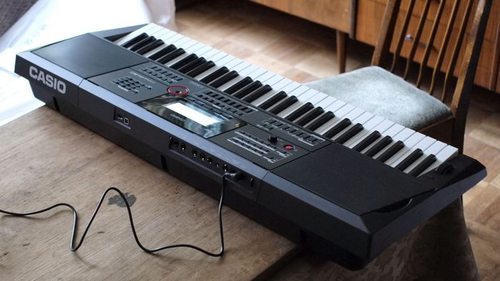 Цифровое пианино или синтезатор: что стоит выбрать?