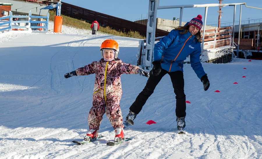 Занятия лыжами для детей