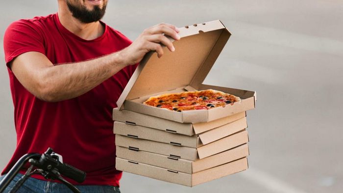 Переваги замовлення піци додому або в офіс