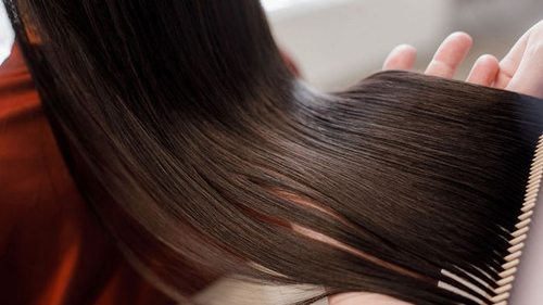 Как с помощью натуральных средств выпрямить волосы