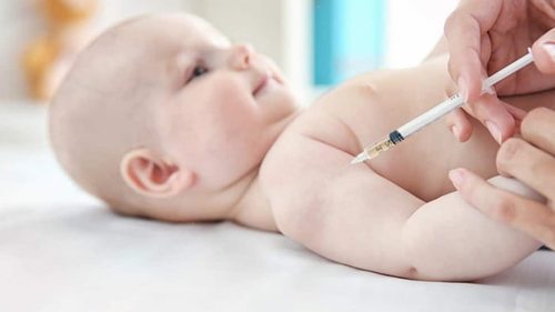 Ребенок заболел после прививки, почему и что делать?