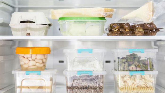 Как долго еда может не портиться в холодильнике: названы точные термины