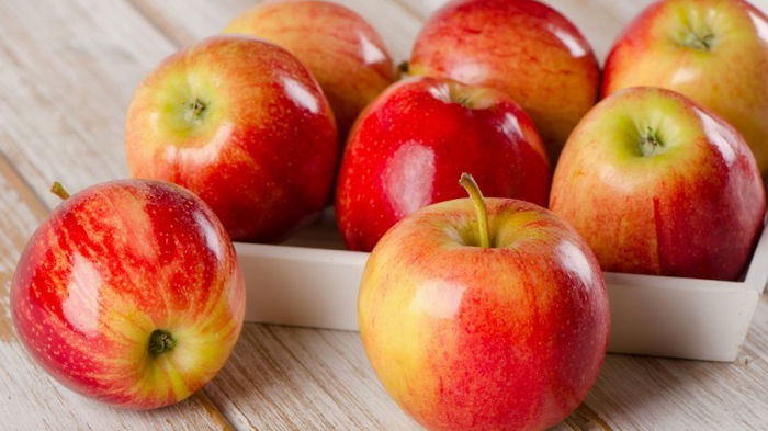 Как правильно собирать и хранить яблоки
