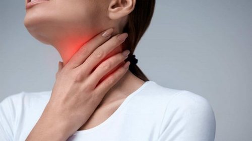 Чем лечить першение в горле?
