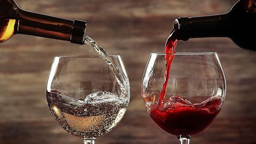 Как открыть вино без штопора: 5 проверенных техник