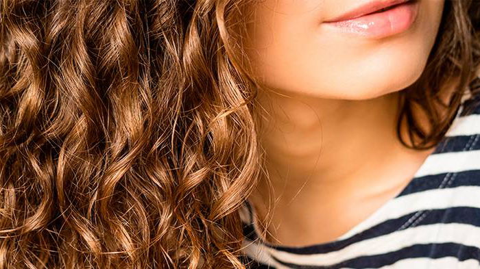 5 главных правил по уходу за вьющимися волосами: это важно знать