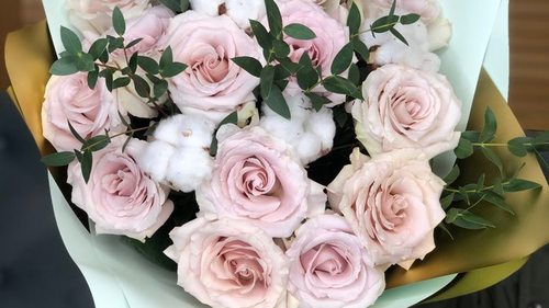 Доставка свежих роз: какие розы дарить и кому