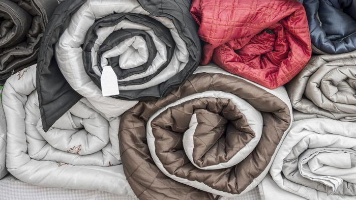 Как выбрать хорошее зимнее одеяло: 5 самых теплых наполнителей