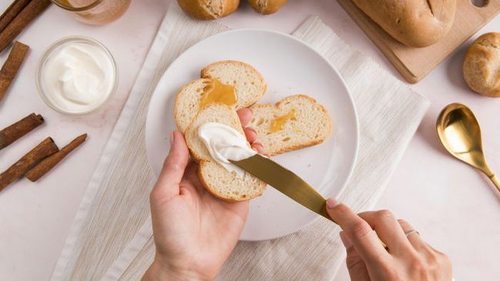 Попробуйте приготовить плавленый сыр дома: больше не купите магазинный