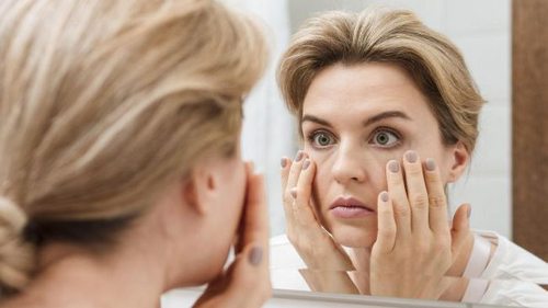 Ошибки, которые ускоряют старение кожи на лице: мы совершаем их е...