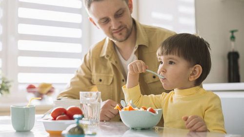 Что не стоит давать детям на завтрак: это следует запомнить родителям