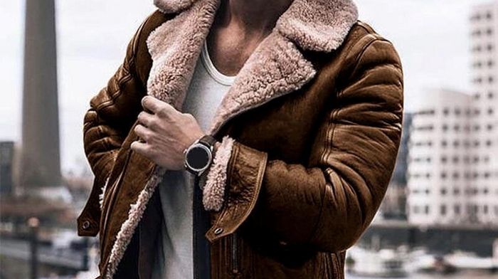 Выгодные покупки: преимущества заказа мужской куртки в интернете