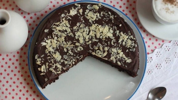 Рецепт шоколадного пирога без яиц
