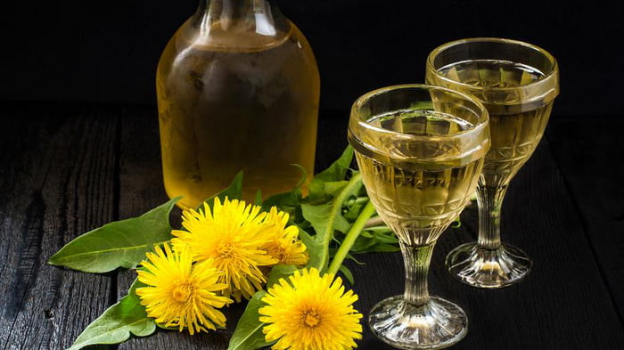 Готовим вино из цветков одуванчика. Как его можно сделать?