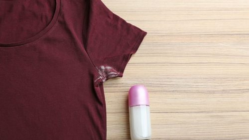 Как вывести следы от антиперспиранта на одежде: 5 копеечных способов