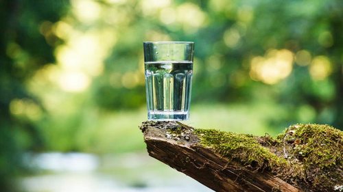 Как правильно пить воду, чтобы похудеть: быстрый сброс веса без тренировок