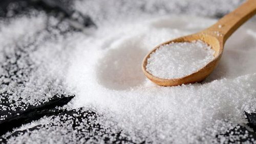 Врач раскрыл всю правду про йодированную соль: кому ее употреблять нельзя