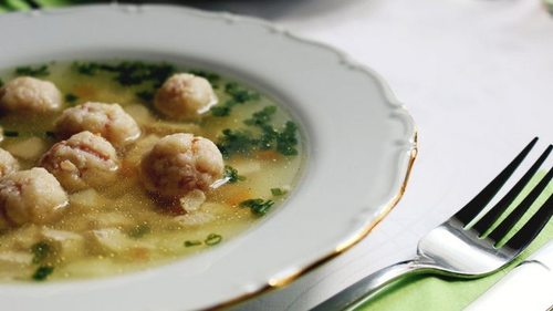 Как приготовить суп с фрикадельками и грибами. Рецепт простого блюда