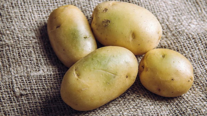 Можно ли есть картошку с зелеными пятнами: окончательный ответ