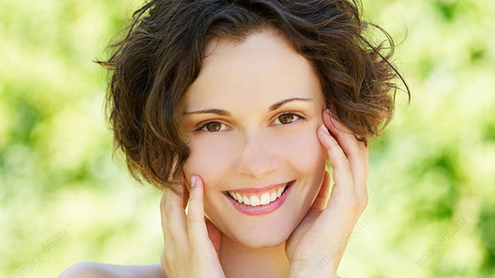 Косметолог дала 5 советов по уходу за кожей лица в жару