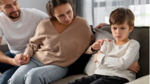Как объяснить ребенку о разводе, при этом не травмировав его: эффективные советы