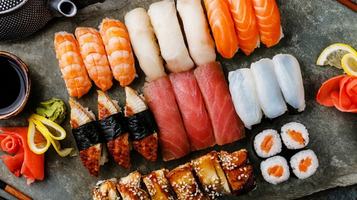 ROCO Sushi: 5 советов, как выбрать суши и роллы для большой компании