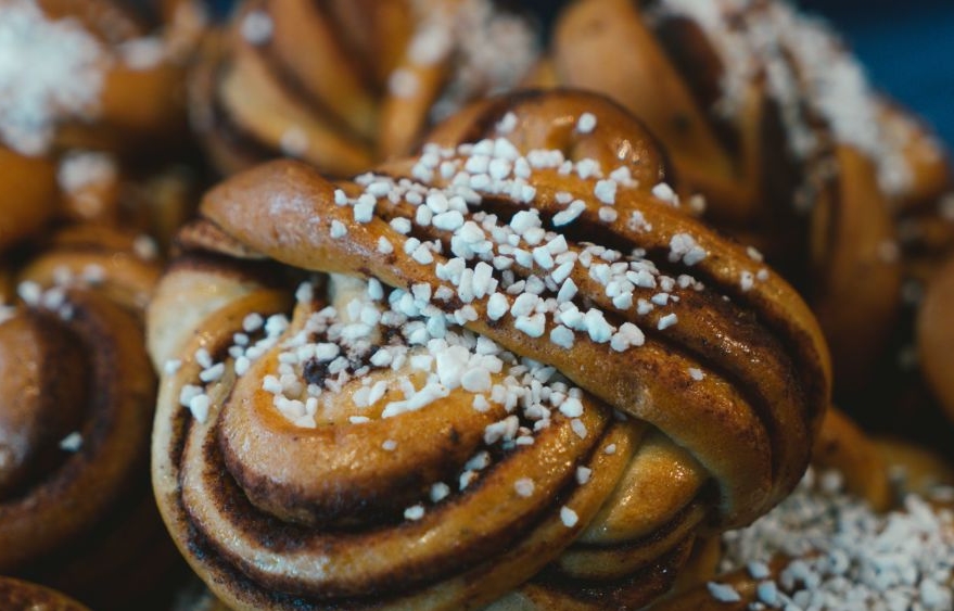 Шведские булочки канелбуллар с корицей: рецепт ароматной выпечки