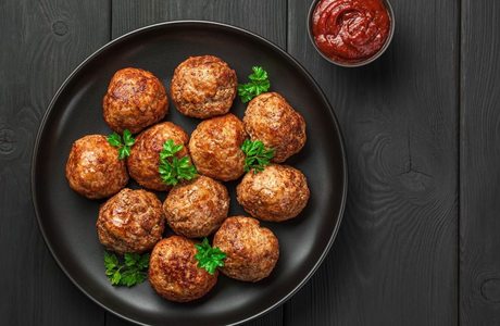 Рецепт настоящих итальянских митболов из двух видов мяса с пармезаном