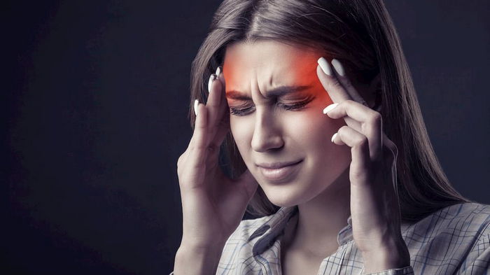 Мигрени идут в паре с тревожными расстройствами. Невролог объяснила, какая между ними связь