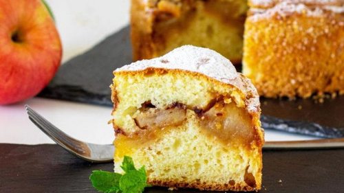 Карамельная шарлотка – рецепт вкусного яблочного пирога