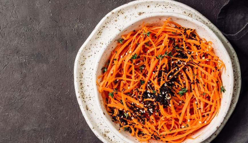 Салат с куриной печенью и морковью по-корейски: рецепт для праздничного стола