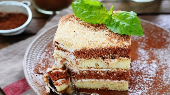 Вкуснейший торт из простых ингредиентов: как приготовить «Сметанник»