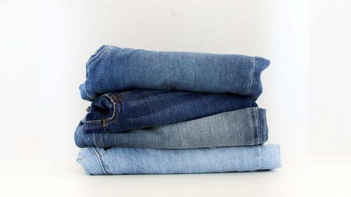 Гладить даже не придется: добавьте во время стирки джинсов один компонент и они сохранят форму