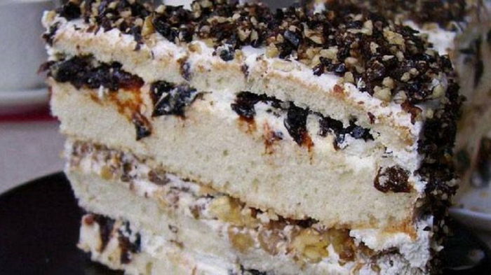 Торт «Сказка» с черносливом: как приготовить оригинальный десерт
