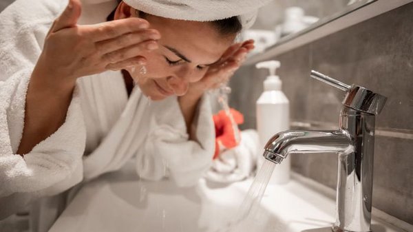 Что будет, если умываться обычным твердым мылом: ответ эксперта вас непременно поразит