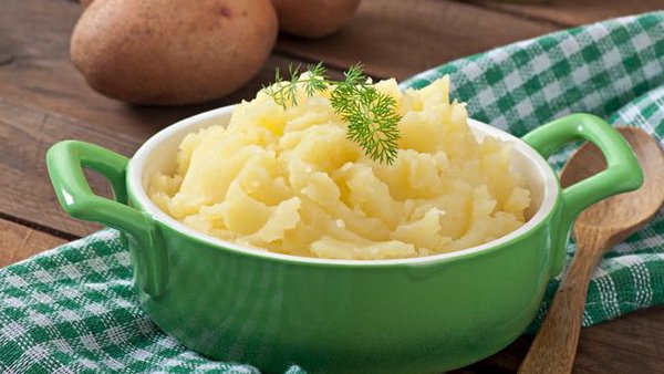 Простой трюк, который в разы улучшит вкус картофельного пюре без масла
