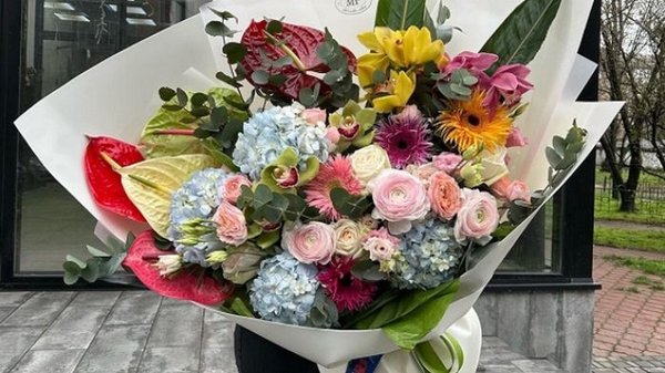 Marta Flowers: оперативная доставка изысканных букетов в Киеве