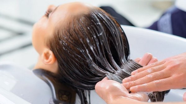 Секреты чистоты волос: как правильно мыть голову