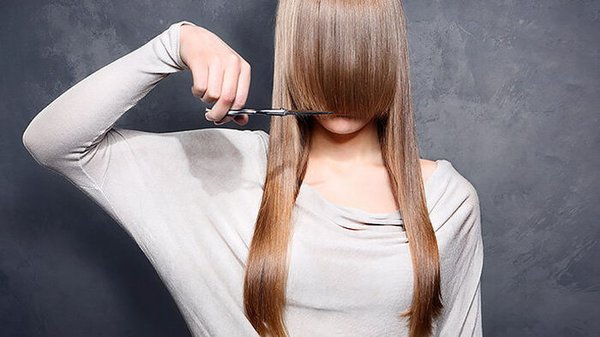 Идеальные стрижки для непослушных волос: красиво отрастают и долг...
