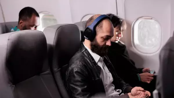 Это опасно для жизни: в сети показали, как нельзя сидеть в самолете (фото)