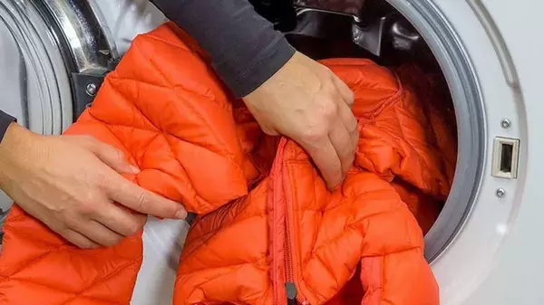 Как постирать куртку, чтобы не сбился синтепон, что делать, если это случилось: 3 эффективных метода
