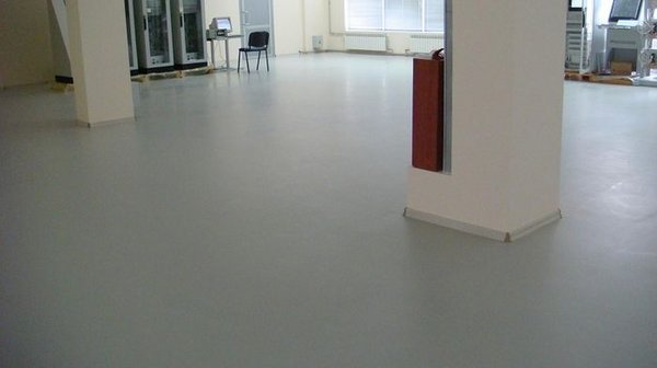 Полімерні підлоги: різновиди, переваги та сфери застосування