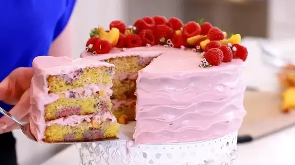 Яркий и вкусный: рецепт «Розового» торта