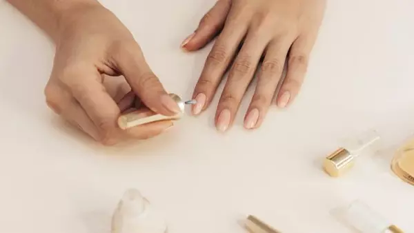 5 худших идей маникюра на короткие ногти, которые никогда не будет делать стильная женщина