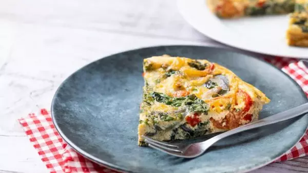 Фритата со спаржей и сыром: рецепт идеального итальянского завтрака